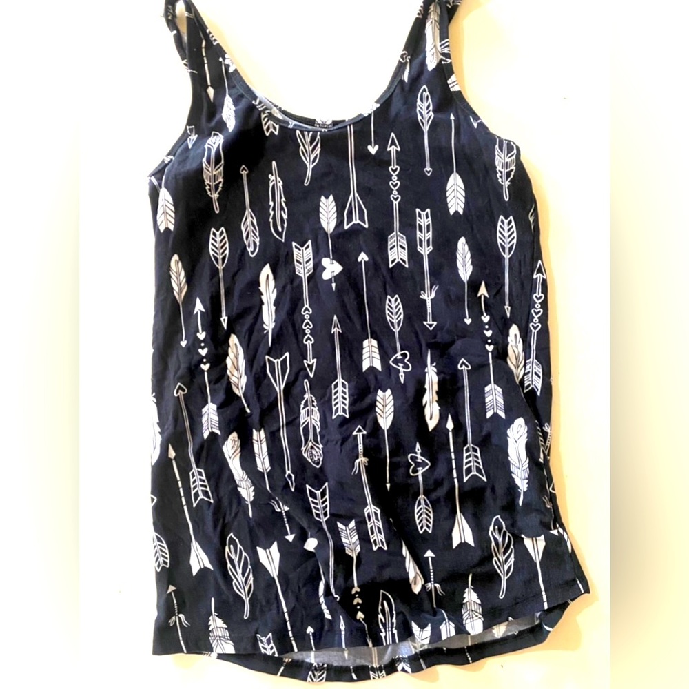 Brand: No Boundaries tank-top. Size: XL/XG (15-17) Color: Black and White.
